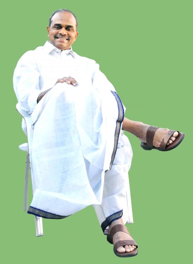 Remembering_20YS_20Rajasekhara_20Reddy_20on_20His_20Birth_20Anniversary_20Photos_20_285_29.jpg 21