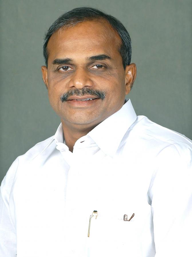 Remembering_20YS_20Rajasekhara_20Reddy_20on_20His_20Birth_20Anniversary_20Photos_20_288_29.jpg 24