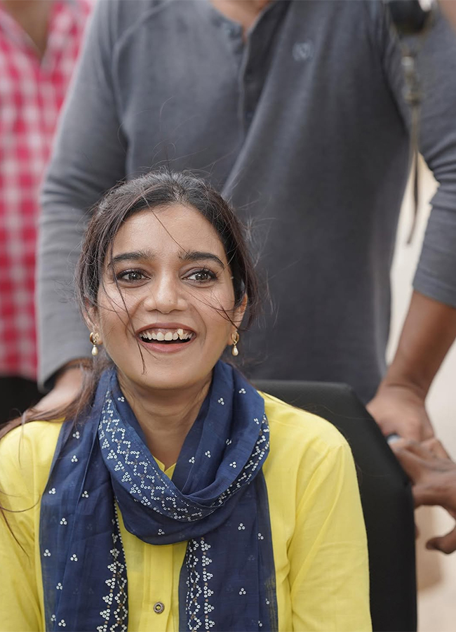 Colors_20Swathi_20announces_20marriage_20to_20director_20Srikanth_20Nagothi__20_2810_29.jpg 10