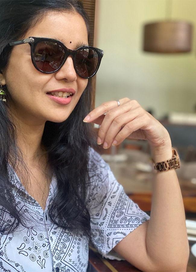 Colors_20Swathi_20announces_20marriage_20to_20director_20Srikanth_20Nagothi__20_2811_29.jpg 11