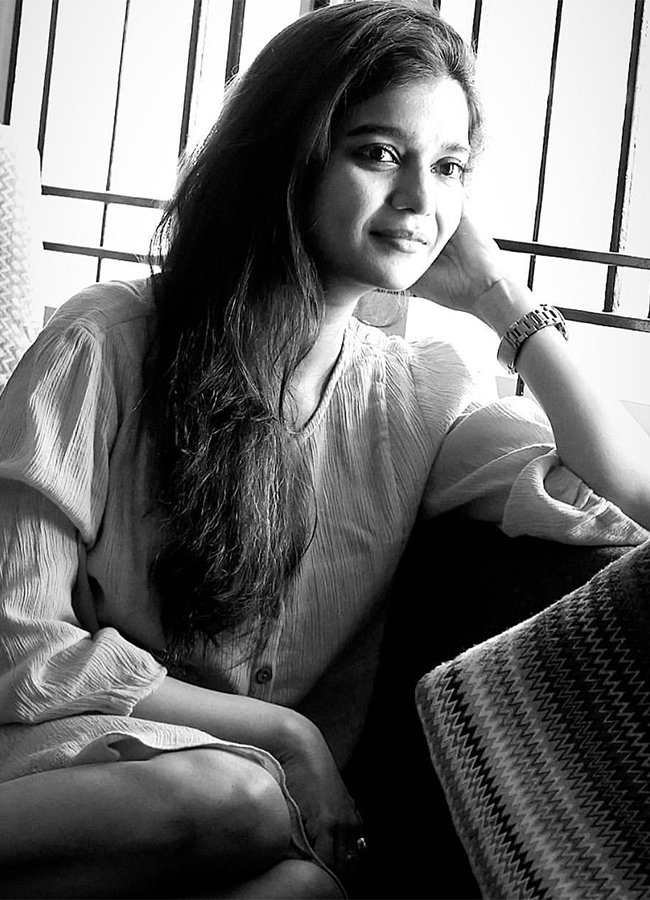 Colors_20Swathi_20announces_20marriage_20to_20director_20Srikanth_20Nagothi__20_2812_29.jpg 12