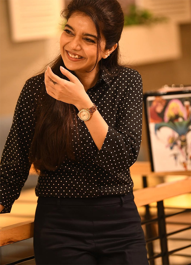 Colors_20Swathi_20announces_20marriage_20to_20director_20Srikanth_20Nagothi__20_287_29.jpg 7
