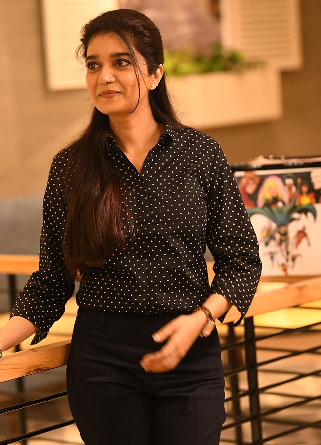 Colors_20Swathi_20announces_20marriage_20to_20director_20Srikanth_20Nagothi__20_288_29.jpg 8