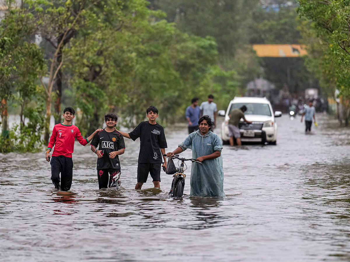 Heavy_20Rains_20in_20Maharashtra_20Viral_20Photos__20_2820_29.jpg 20