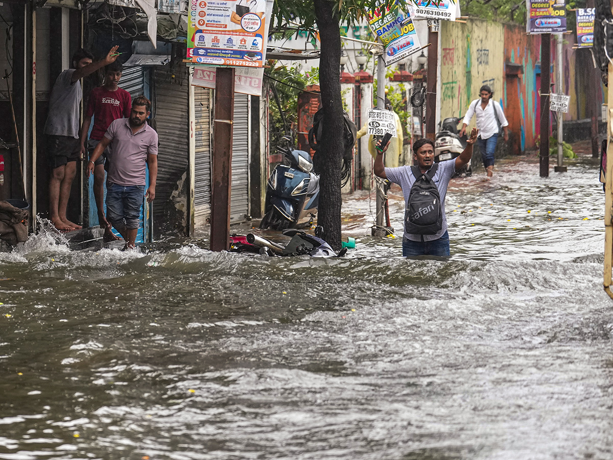 Heavy_20Rains_20in_20Maharashtra_20Viral_20Photos__20_282_29.jpg 2