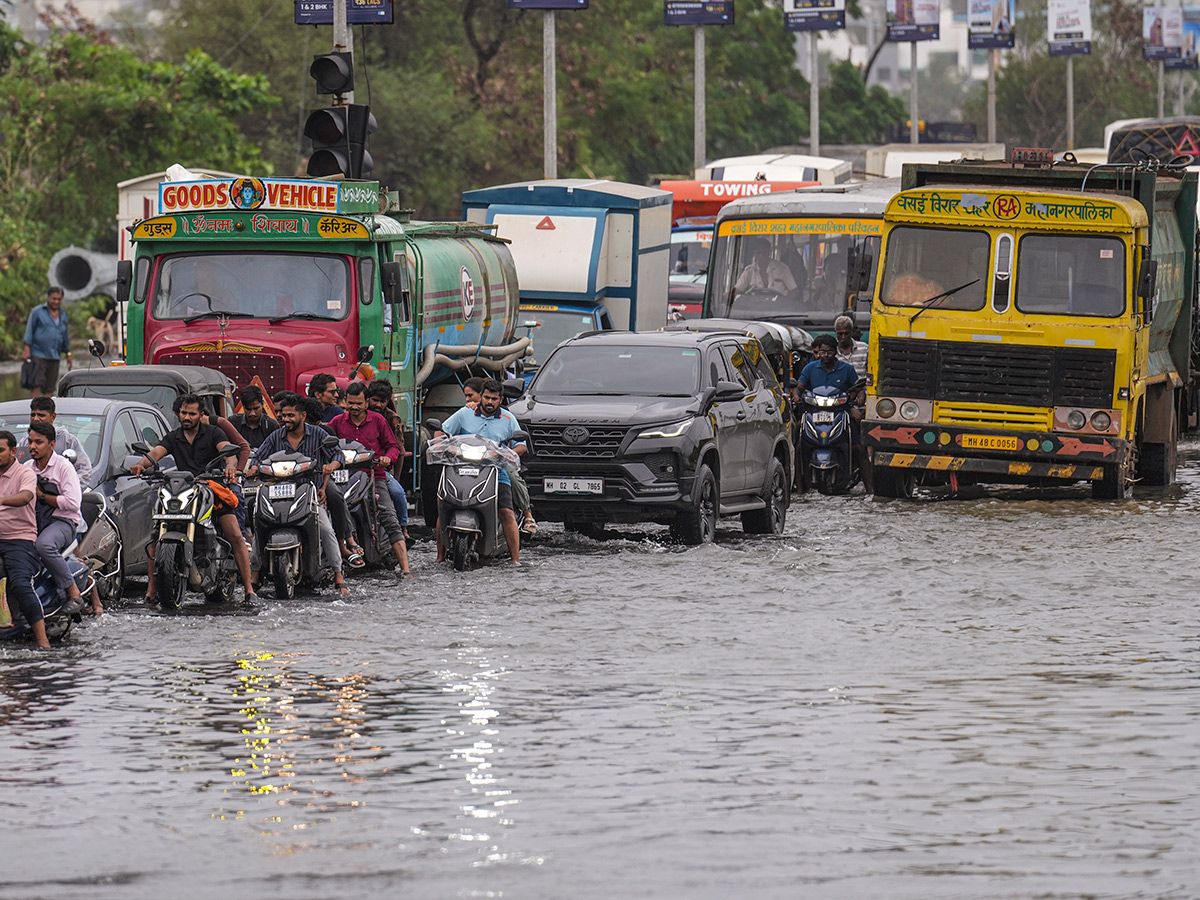 Heavy_20Rains_20in_20Maharashtra_20Viral_20Photos__20_2831_29.jpg 31