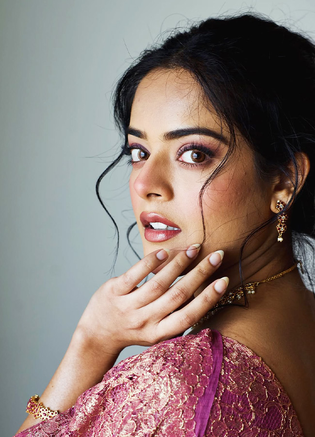 Riddhi_20Kumar_20_2812_29.jpg 12