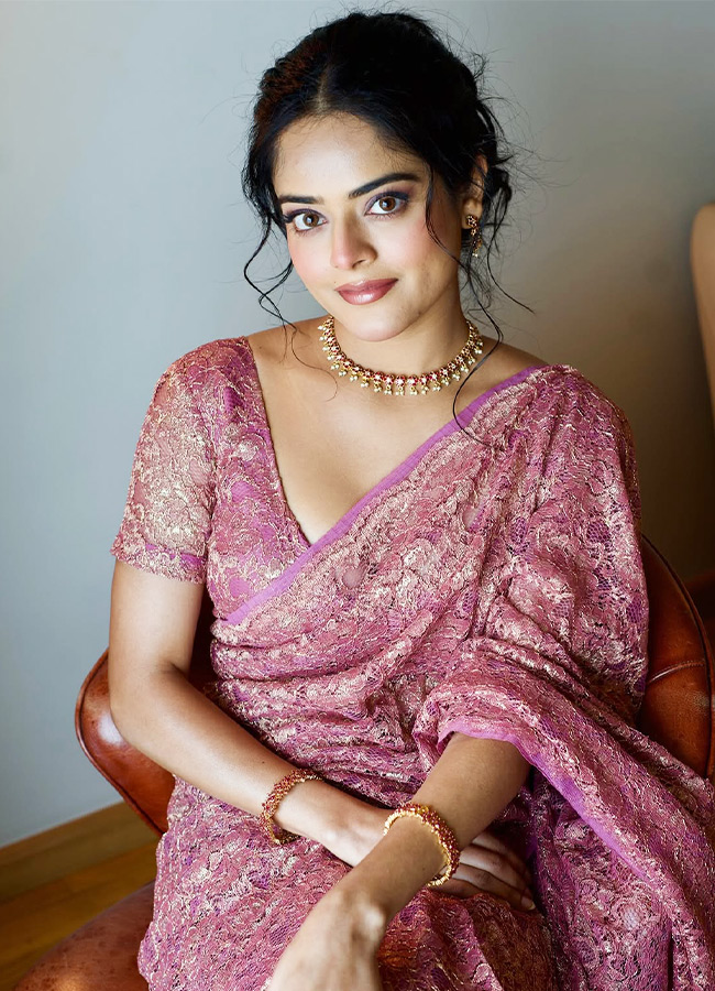 Riddhi_20Kumar_20_285_29.jpg 5