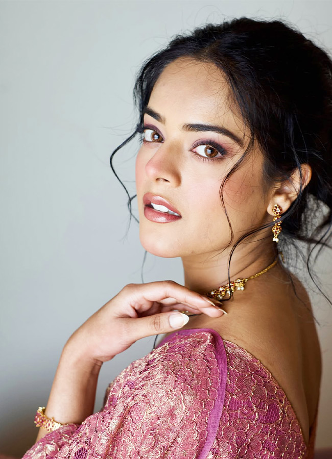 Riddhi_20Kumar_20_286_29.jpg 6