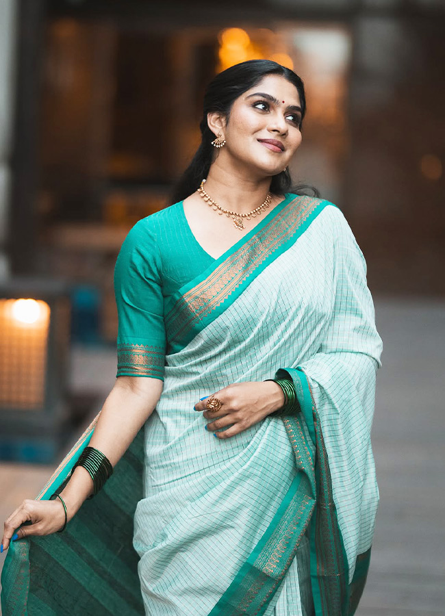 Swasika_20_284_29.jpg 4