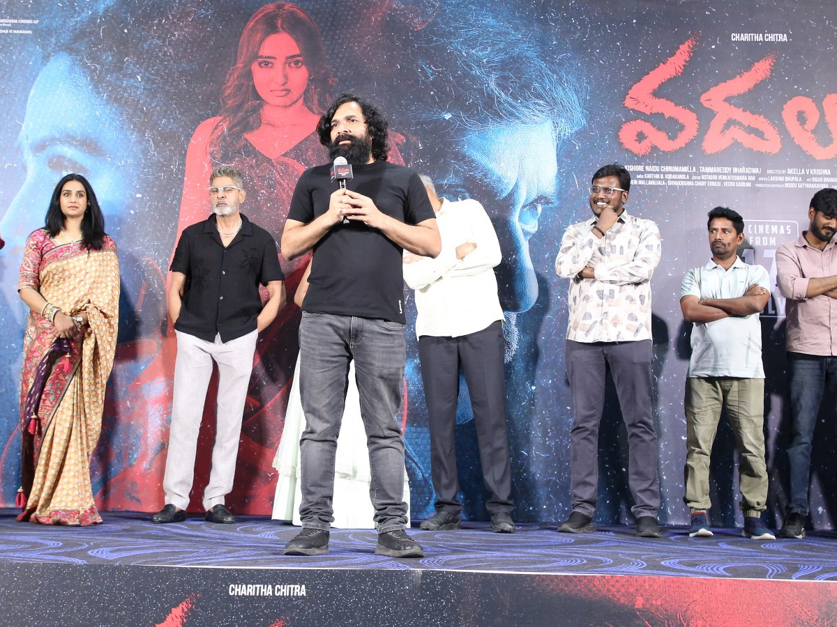 Vadala_20Movie_20Trailer_20Launch_20Event_20Photos_20_2812_29.jpg 12