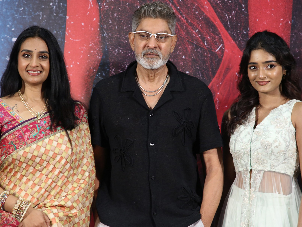 Vadala_20Movie_20Trailer_20Launch_20Event_20Photos_20_285_29.jpg 6