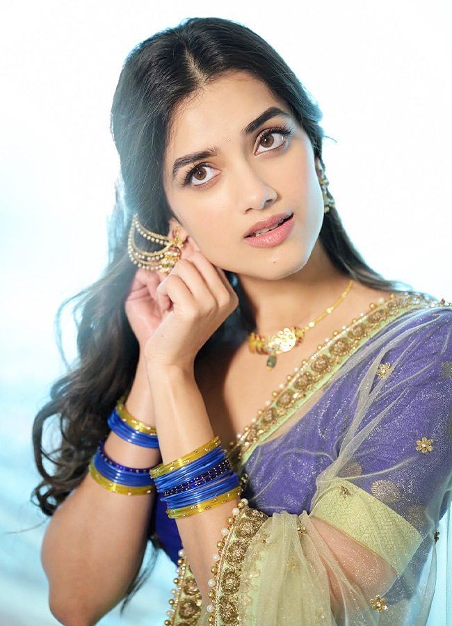 Bhagyashri_20Borse_20_285_29.jpg 5