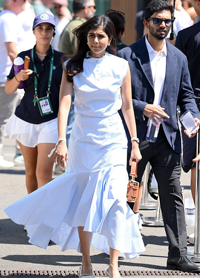 Kalyani_20Priyadarshan_20and_20Sreeleela_20Attend_20Wimbledon_20HD_20Photos__20_286_29.jpg 6