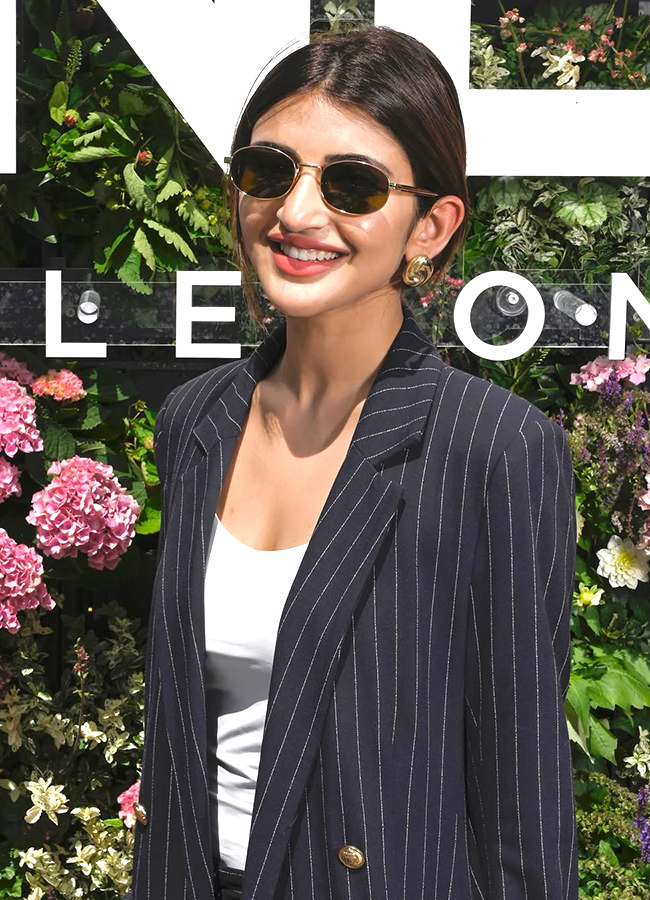 Kalyani_20Priyadarshan_20and_20Sreeleela_20Attend_20Wimbledon_20HD_20Photos__20_287_29.jpg 7