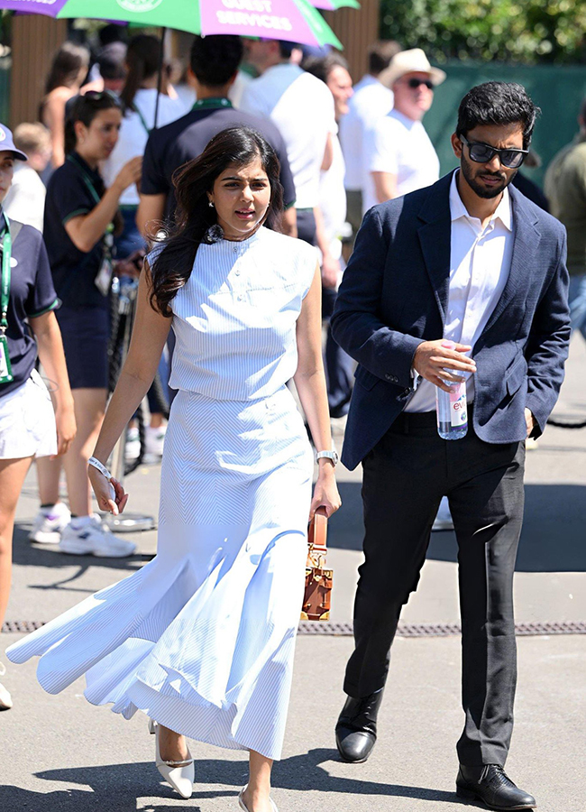 Kalyani_20Priyadarshan_20and_20Sreeleela_20Attend_20Wimbledon_20HD_20Photos__20_289_29.jpg 9