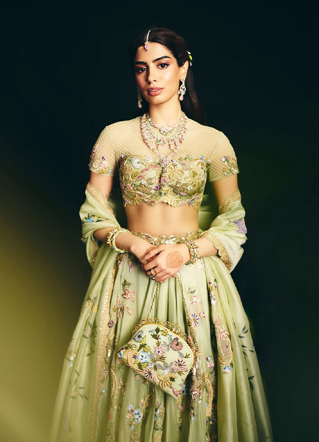 Khushi_20Kapoor_20_2816_29.jpg 16