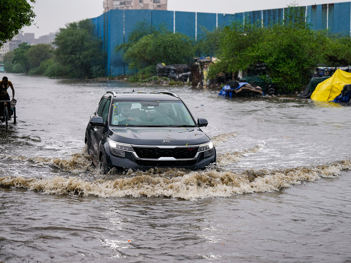 MD_20Issues_20Major_20Rain_20Alert_20Across_20Delhi__20_2811_29.jpg 11