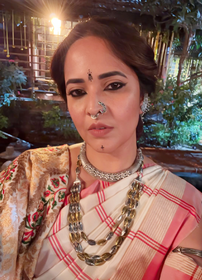 Nagabandham-Movie-Anasuya-Bharadwaj-working-Stills-Photos-_2812_29.jpg 12