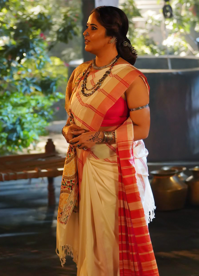 Nagabandham-Movie-Anasuya-Bharadwaj-working-Stills-Photos-_282_29.jpg 7