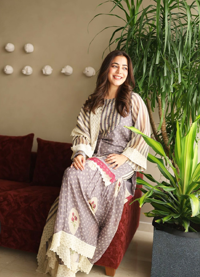 Nisha_20Agarwal_20_286_29.jpg 6