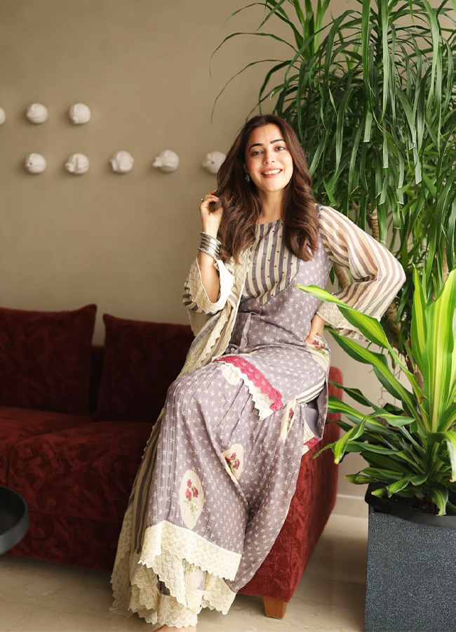 Nisha_20Agarwal_20_287_29.jpg 7