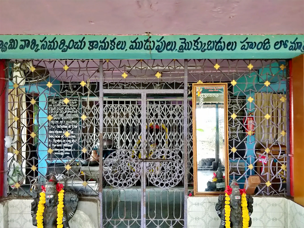 Sri_20Lakshmi_20Ganapati_20Temple_20in_20Bikkavolu_20of_20East_20Godavari__20_2811_29_0.jpg 10