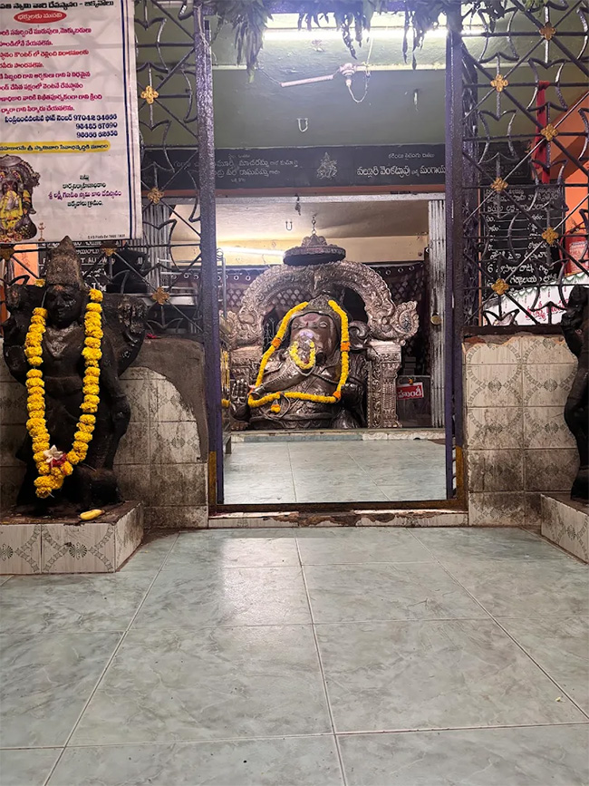 Sri_20Lakshmi_20Ganapati_20Temple_20in_20Bikkavolu_20of_20East_20Godavari__20_2817_29.jpg 17