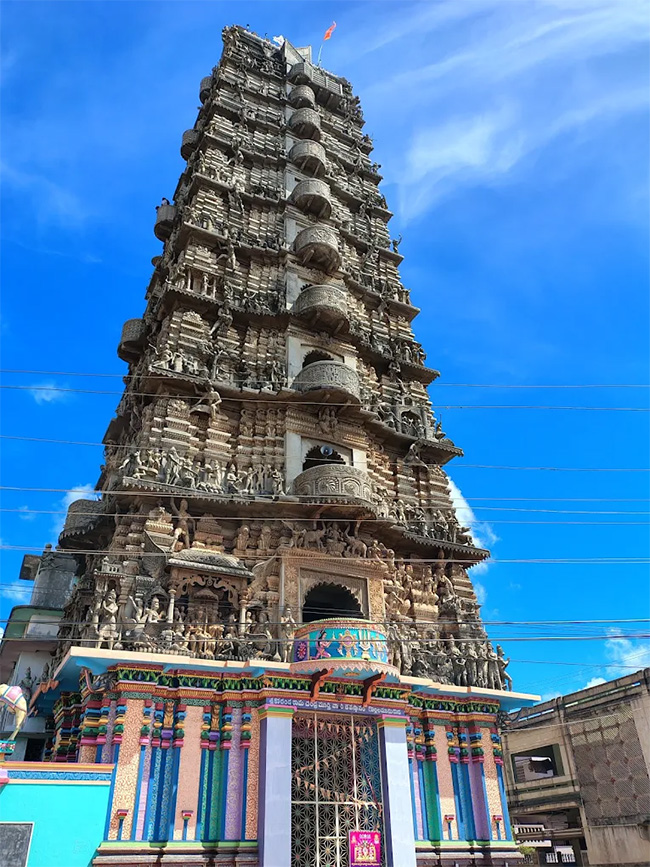 Sri_20Lakshmi_20Ganapati_20Temple_20in_20Bikkavolu_20of_20East_20Godavari__20_285_29_0.jpg 5