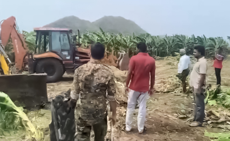 CRDA-Officials-At-Undavalli.jpg