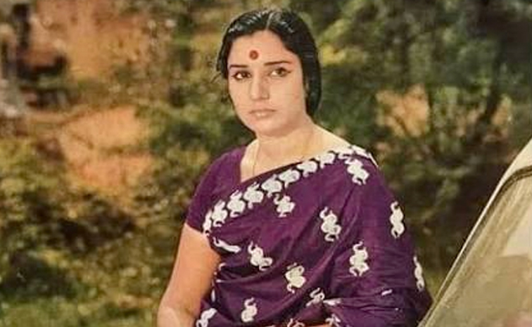 Legendary_20playback_20singer_20S_20Janaki_20passed_20away_20Photos_20_282_29_0.jpg 6