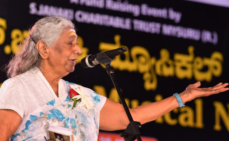Legendary_20playback_20singer_20S_20Janaki_20passed_20away_20Photos_7_20_281_29.jpg 15