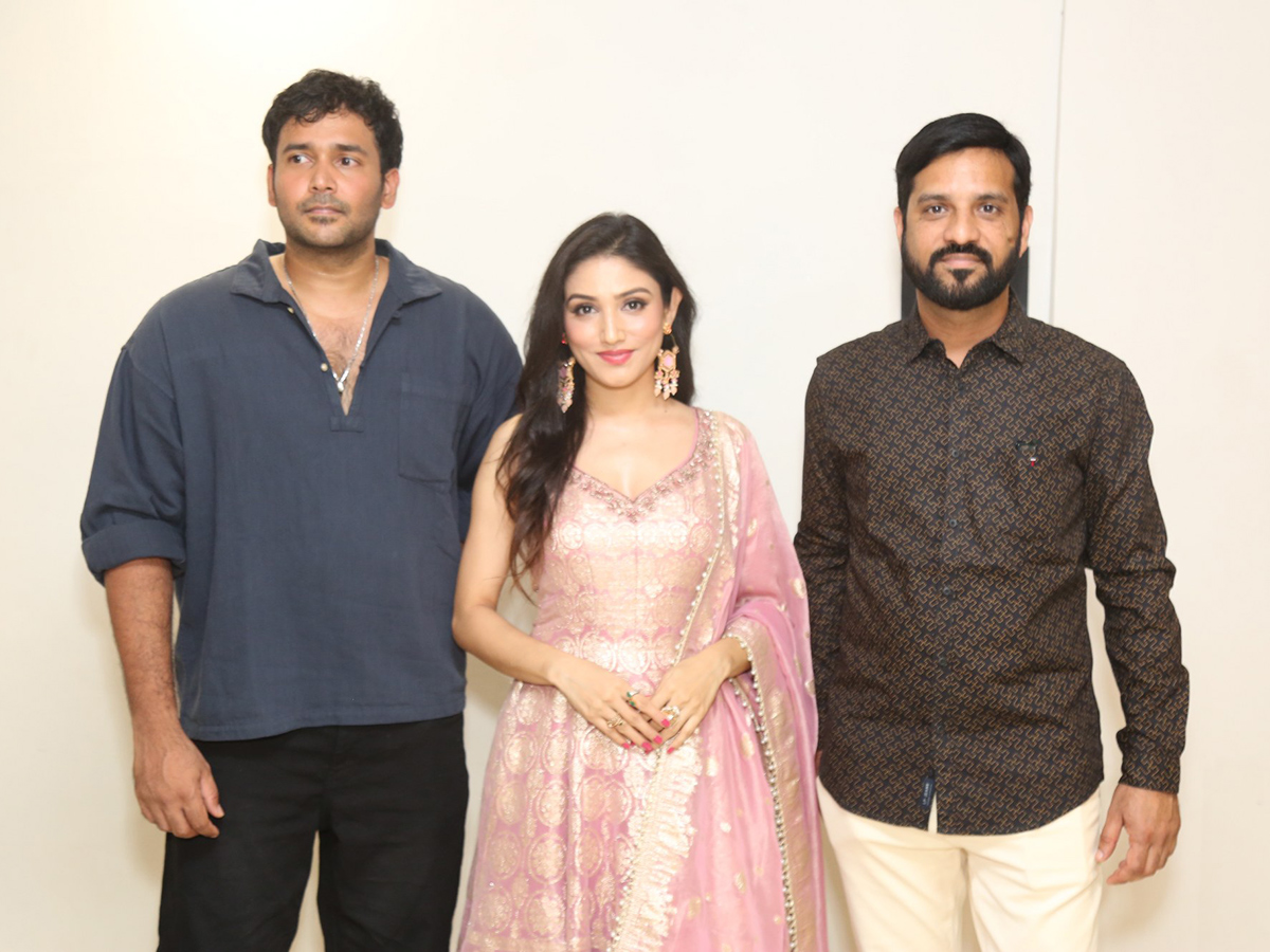 MRP_20Movie_20Pre_20Release_20HD_20Photos__20_285_29.jpg 5