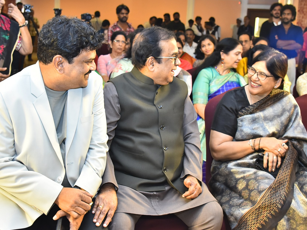 Mahanati_20Savitri_20Classics_20English_20book_20launch_20Event_20Photos_20_2812_29.jpg 13