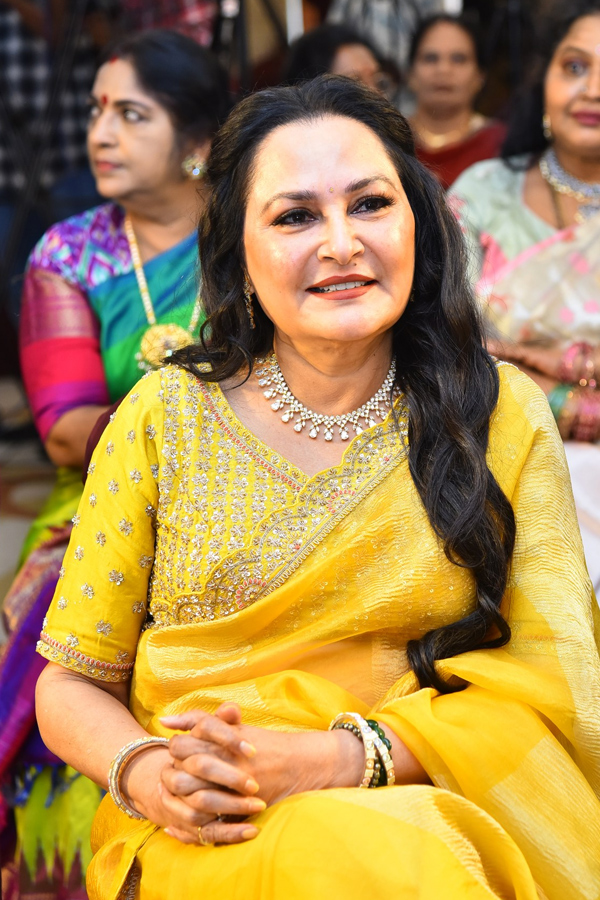 Mahanati_20Savitri_20Classics_20English_20book_20launch_20Event_20Photos_20_2817_29.jpg 18