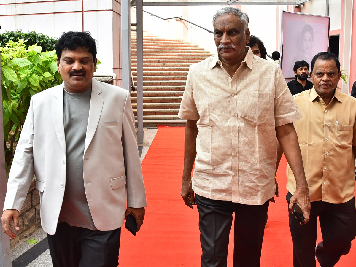 Mahanati_20Savitri_20Classics_20English_20book_20launch_20Event_20Photos_20_281_29.jpg 2