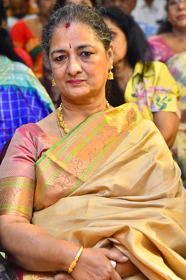 Mahanati_20Savitri_20Classics_20English_20book_20launch_20Event_20Photos_20_2820_29.jpg 20