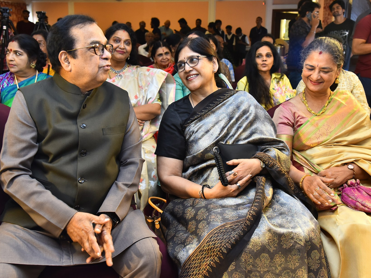 Mahanati_20Savitri_20Classics_20English_20book_20launch_20Event_20Photos_20_287_29.jpg 8