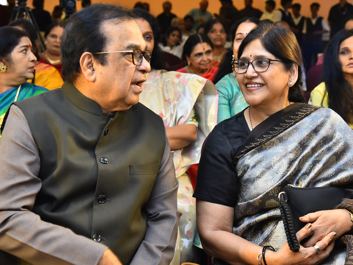 Mahanati_20Savitri_20Classics_20English_20book_20launch_20Event_20Photos_20_288_29.jpg 9
