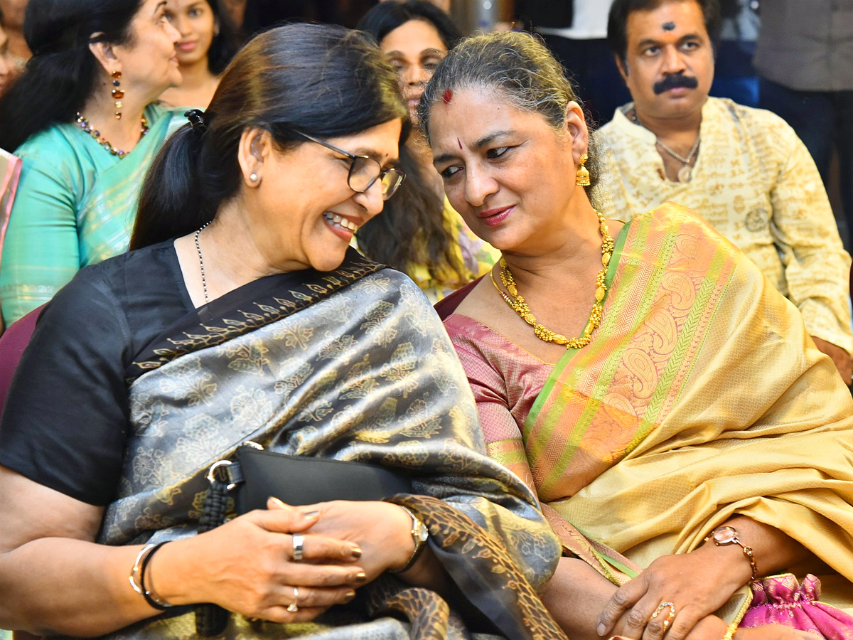 Mahanati_20Savitri_20Classics_20English_20book_20launch_20Event_20Photos_20_289_29.jpg 10