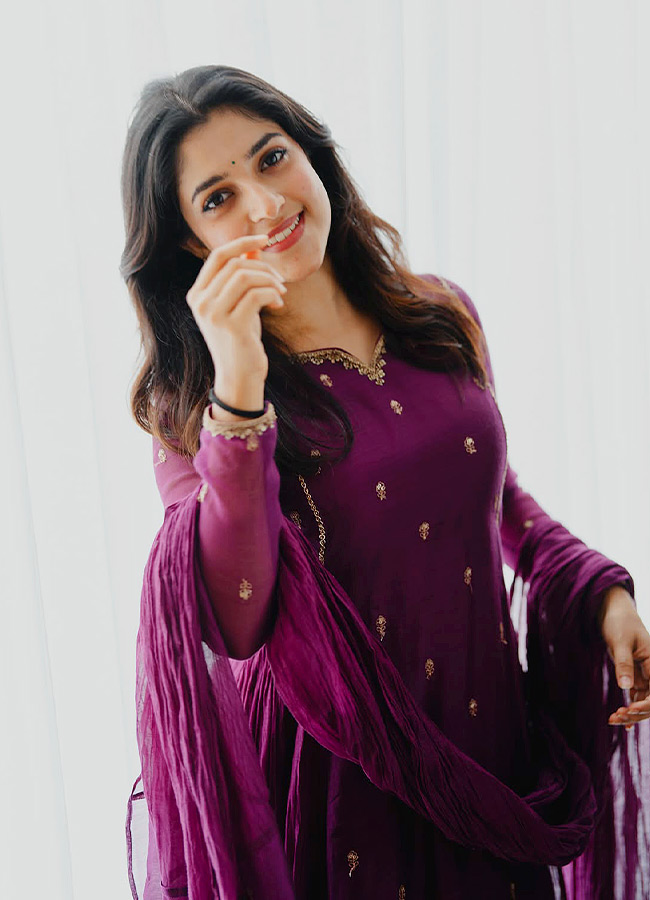 Meenakshi_20Dinesh_20_2814_29.jpg 14