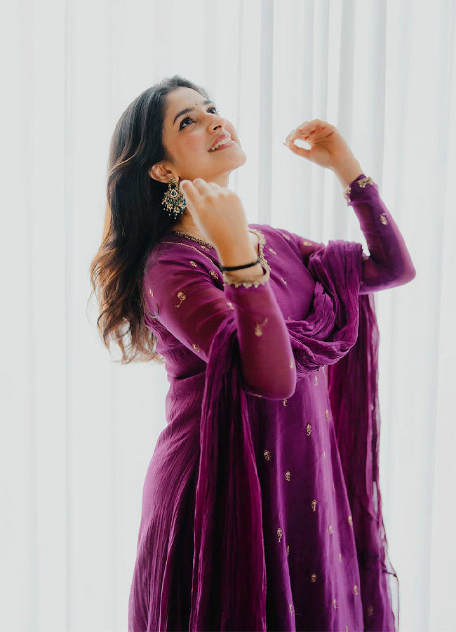 Meenakshi_20Dinesh_20_2815_29.jpg 15