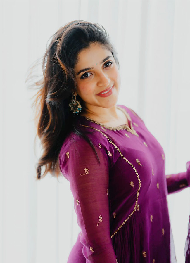 Meenakshi_20Dinesh_20_2819_29.jpg 19