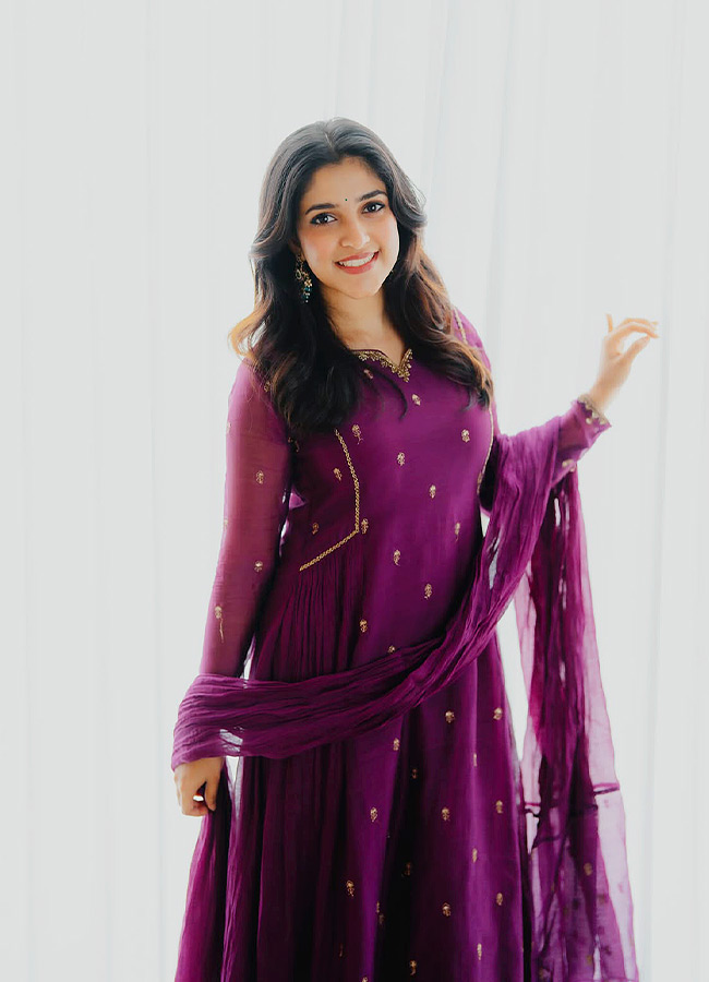 Meenakshi_20Dinesh_20_285_29.jpg 5