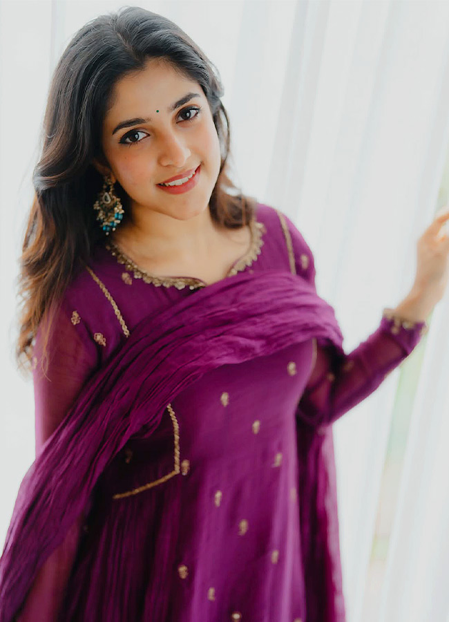 Meenakshi_20Dinesh_20_287_29.jpg 7