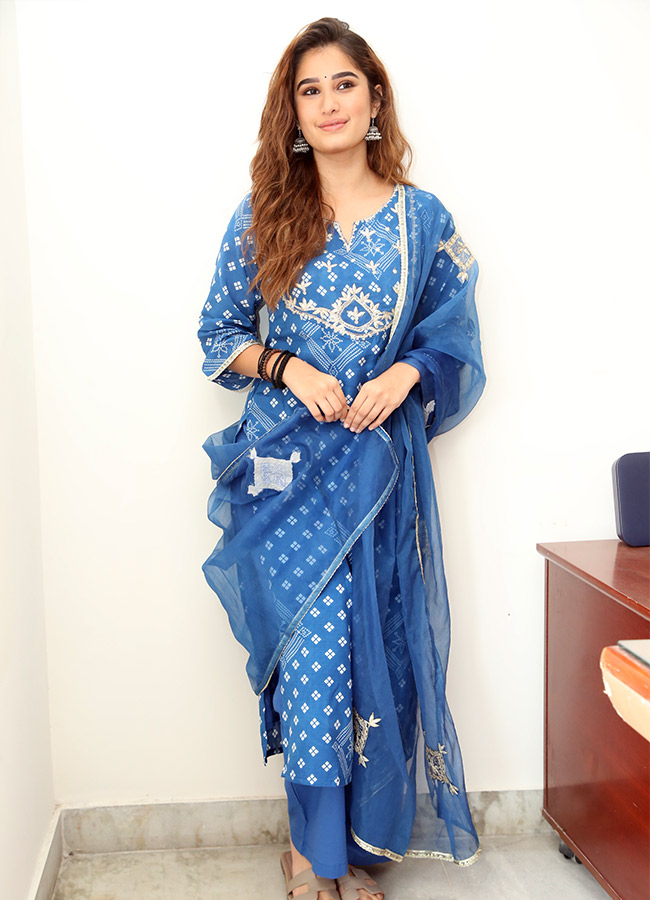 Rasha_20Thadani_20_2815_29.jpg 15