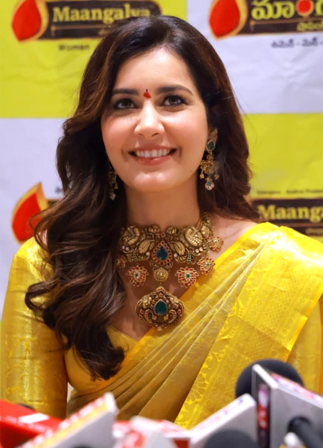 Actress_20Raashi_20Khanna_20Inaugurates_20Mangalya_20Shopping__20_2811_29.jpg 11