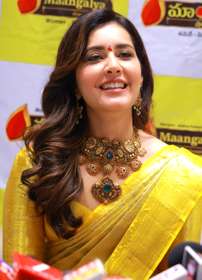 Actress_20Raashi_20Khanna_20Inaugurates_20Mangalya_20Shopping__20_2814_29.jpg 14