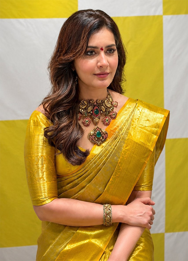 Actress_20Raashi_20Khanna_20Inaugurates_20Mangalya_20Shopping__20_289_29.jpg 9