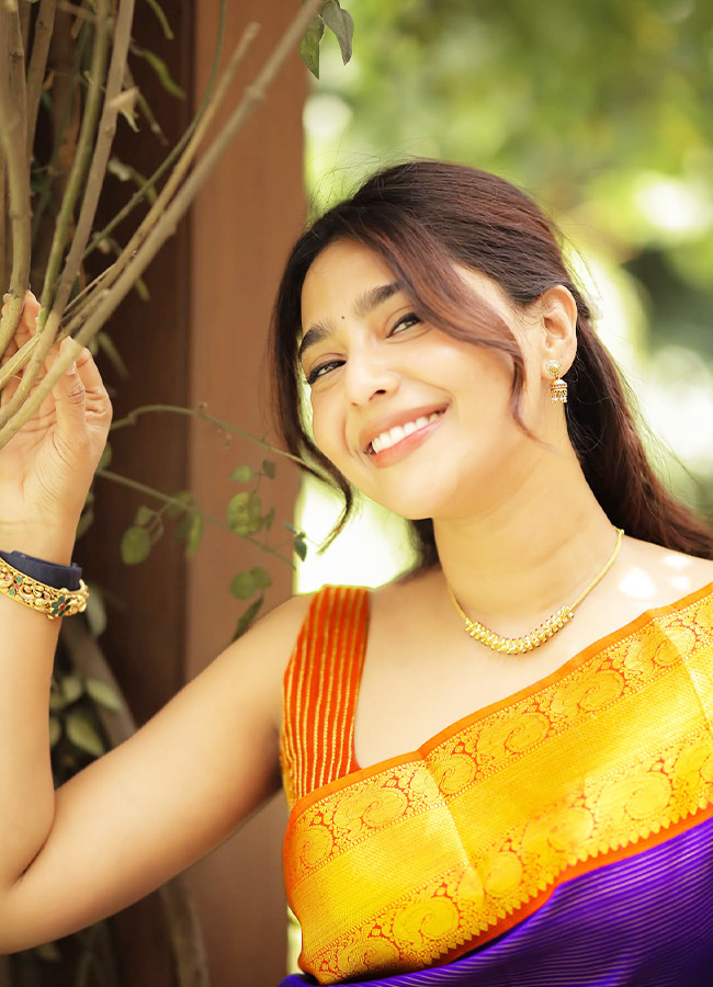 Aishwarya_20Lekshmi_20_2810_29.jpg 10